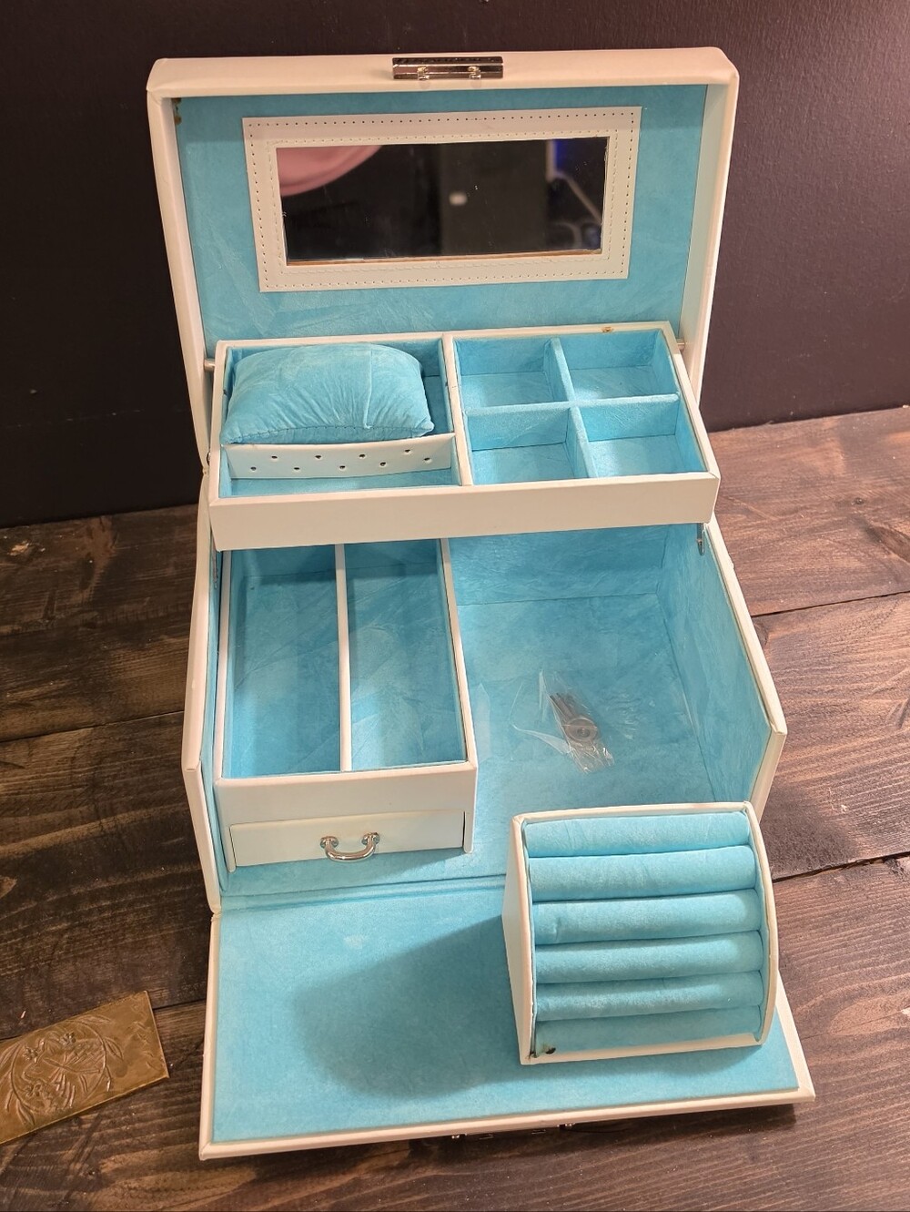 SONGMICS White Faux Leather Multi-Level Jewelry Box Organizer Teal Aqua Velvet